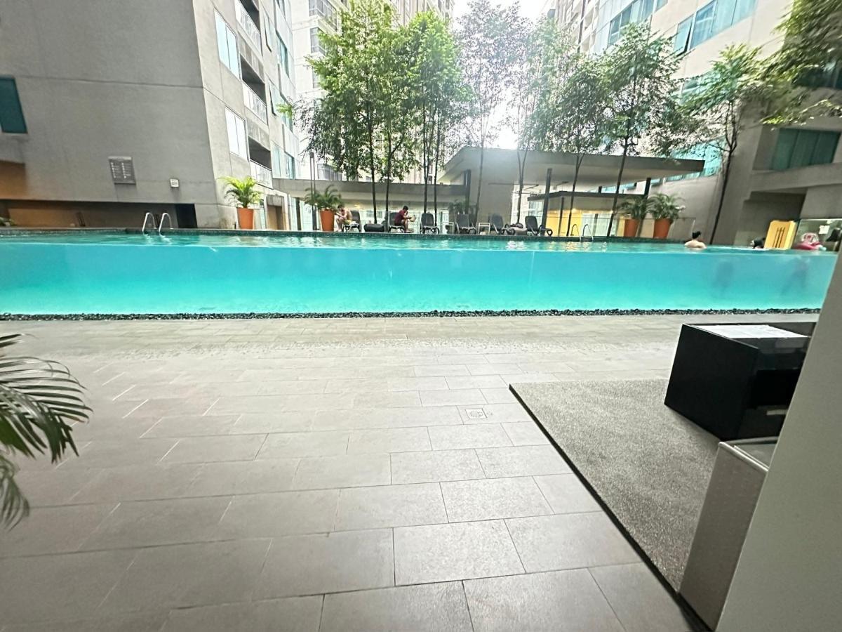 Summer Suites Klcc By Purple Orchid Kuala Lumpur Exterior photo
