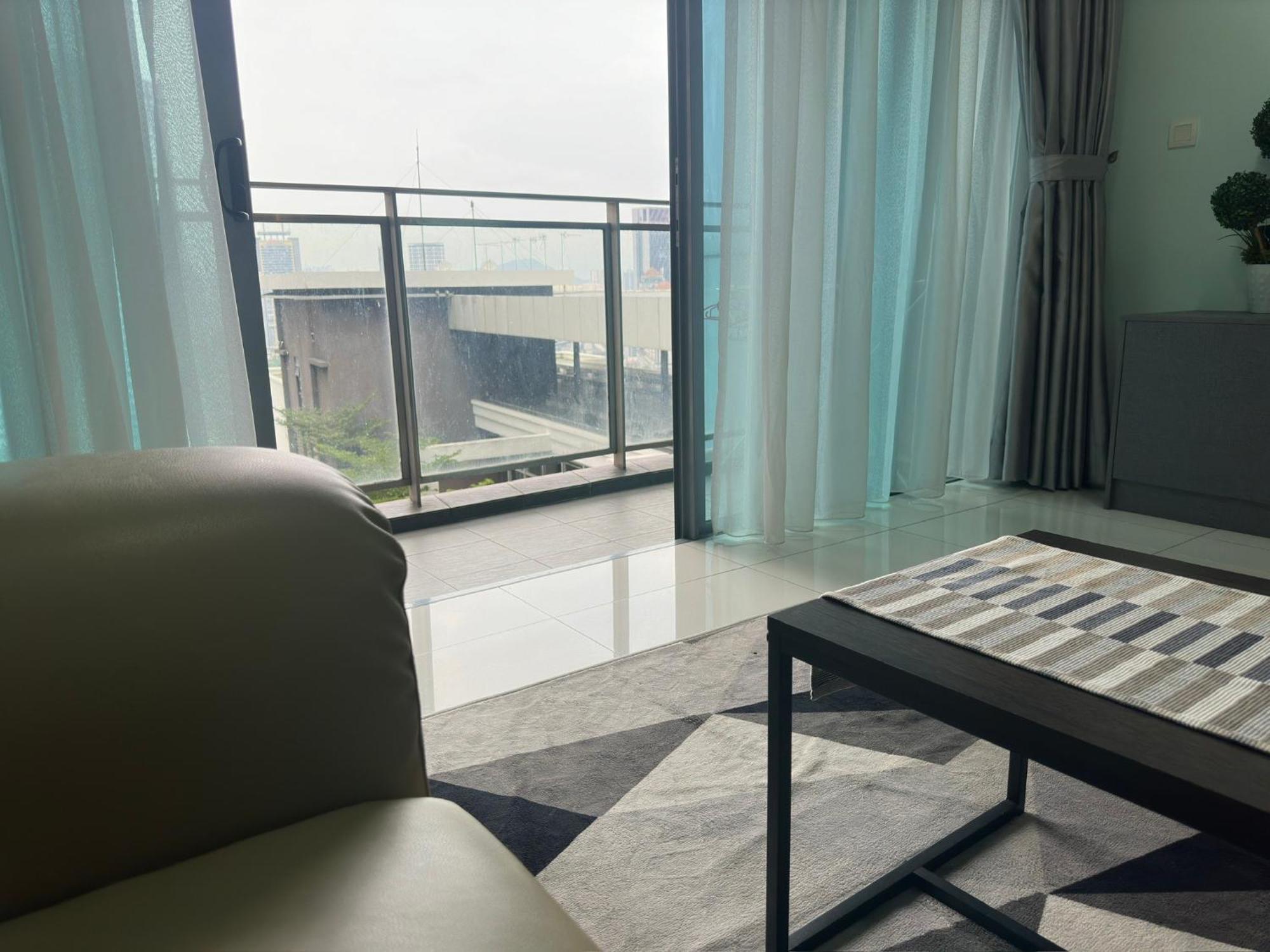 Summer Suites Klcc By Purple Orchid Kuala Lumpur Exterior photo