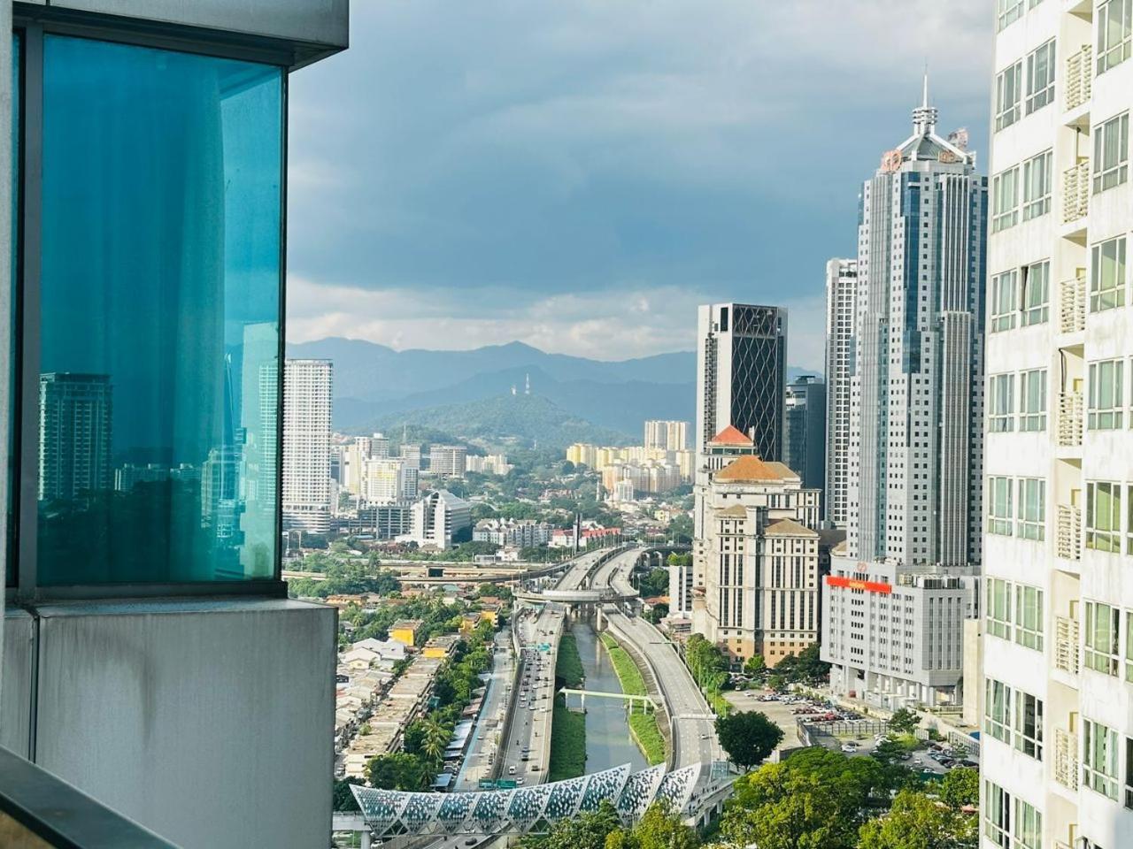 Summer Suites Klcc By Purple Orchid Kuala Lumpur Exterior photo
