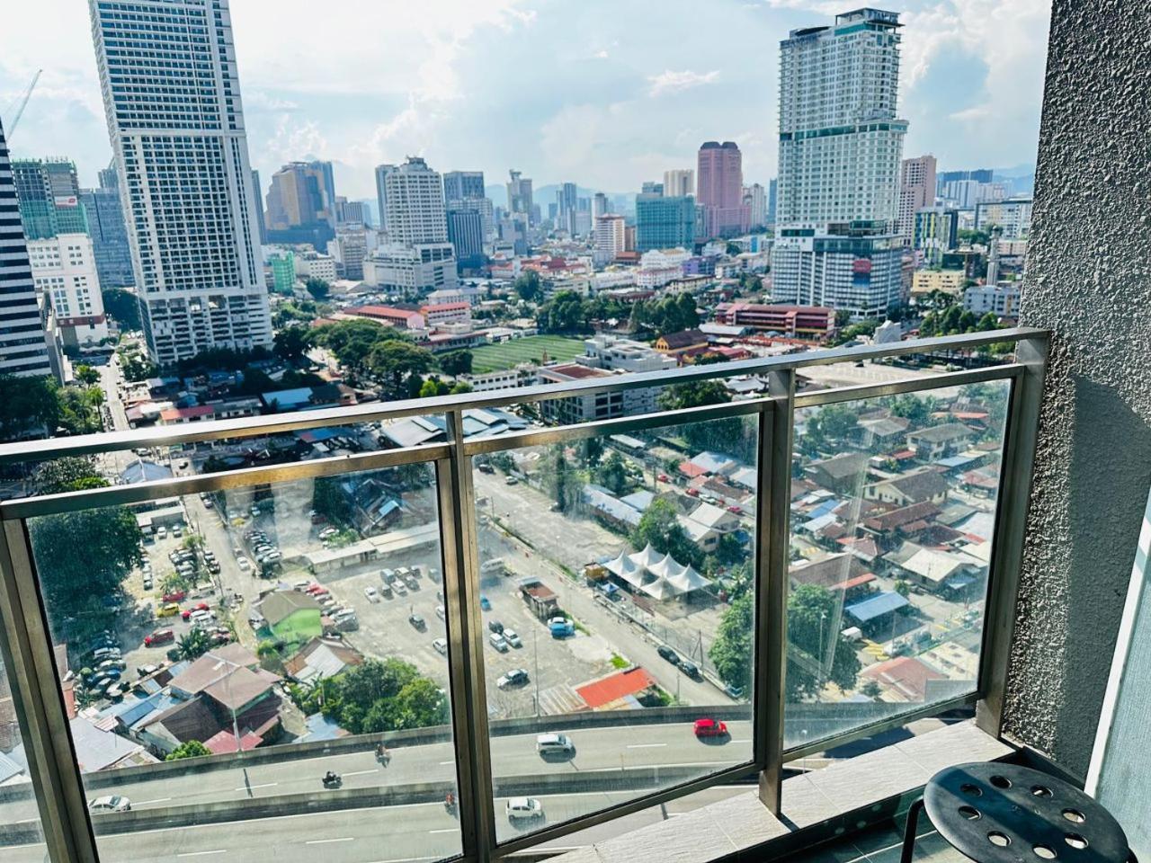 Summer Suites Klcc By Purple Orchid Kuala Lumpur Exterior photo